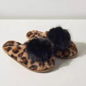 Jessica simpson leopard print slippers with black puff! Size M 7-8